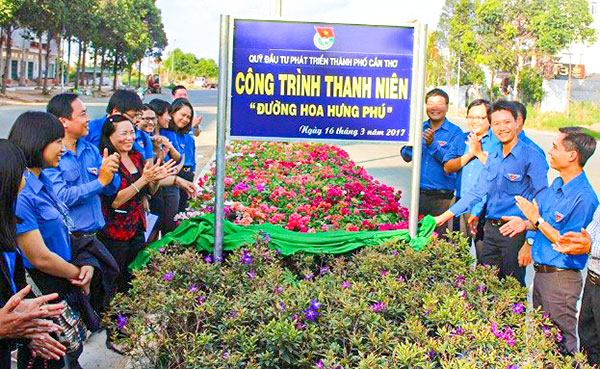 Xây dựng Đảng bộ trong sạch, vững mạnh, phát huy vai trò nhịp cầu đầu tư