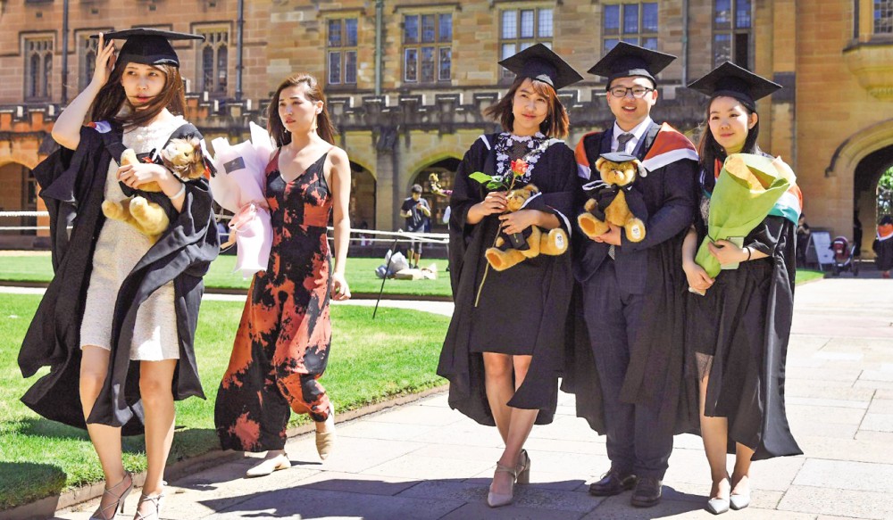 Úc - Trung hục hặc chuyện du học sinh