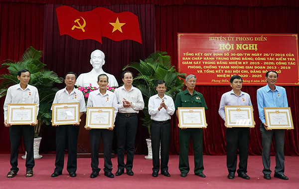 Chuẩn bị chu đáo để tổ chức Đại hội Đảng bộ huyện Phong Điền thành công tốt đẹp