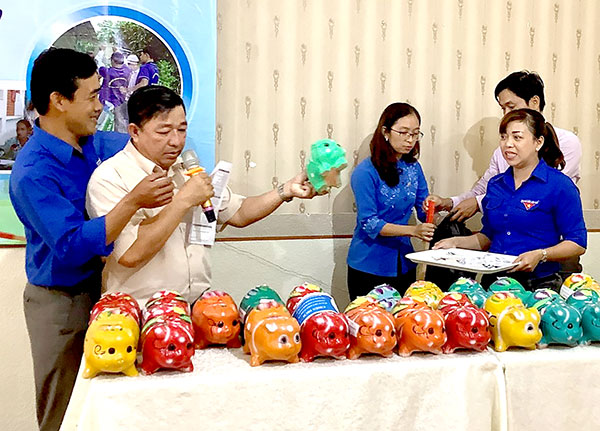 Chuyên nghiệp hóa hoạt động tình nguyện
