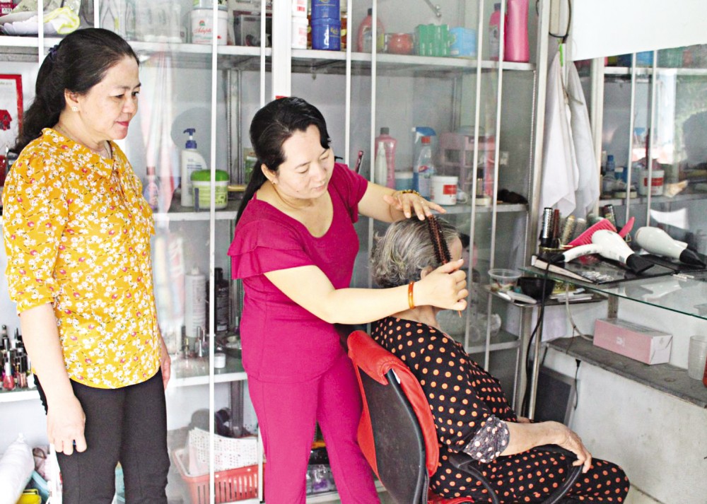 Hỗ trợ phát triển kinh tế gia đình, nâng cao mức sống