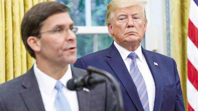 Lầu Năm Góc lại sắp đổi chủ? Tổng thống Trump (phải) và Bộ trưởng Esper. Ảnh: ABC News