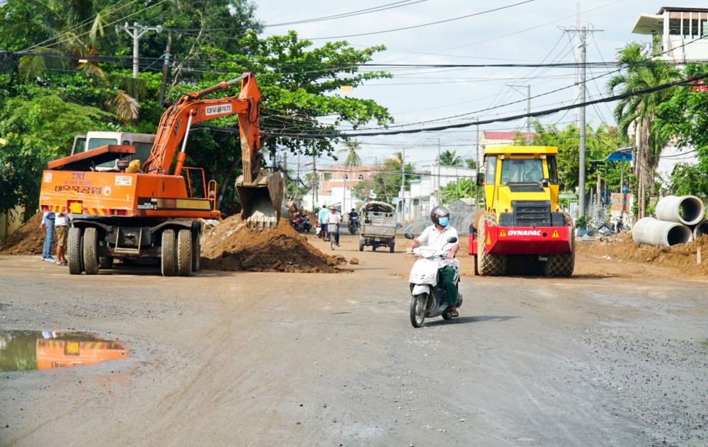 Công trình nâng cấp, mở rộng tuyến đường Huỳnh Phan Hộ tại phường Trà An đang được đẩy nhanh tiến độ thi công.