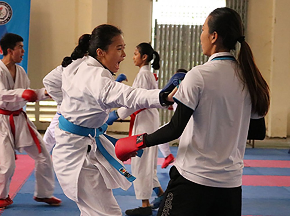 Các võ sĩ Karatedo Cần Thơ vẫn  tích cực tập luyện chờ ngày thi đấu trở lại.