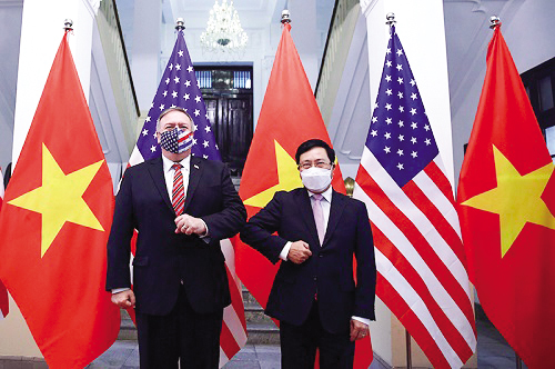 Ngoại trưởng Mỹ thăm Việt Nam Phó Thủ tướng, Bộ trưởng Ngoại giao Phạm Bình Minh và Ngoại trưởng Mỹ Pompeo. Ảnh: VGP/Hải Minh