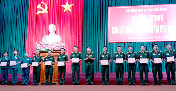 Nâng cao chất lượng giảng dạy chính trị trong lực lượng vũ trang