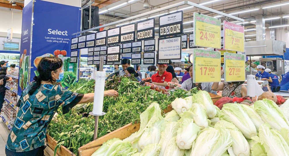 Nhiều mặt hàng nông sản tại hệ thống siêu thị Co.opmart được áp dụng giảm giá trong đợt khuyến mãi này.