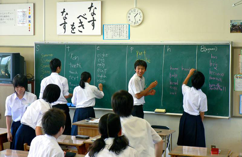 Học sinh Nhật trong một giờ tiếng Anh.