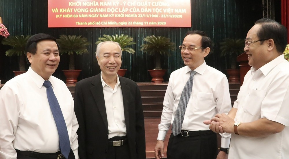 Các đại biểu trao đổi tại Hội thảo. Ảnh: ANH TUẤN - TTXVN