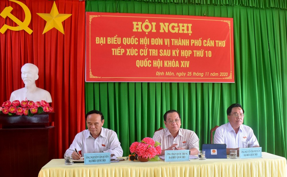 Đại biểu Quốc hội đơn vị TP Cần Thơ tiếp xúc cử tri Cờ Đỏ, Vĩnh Thạnh, Ninh Kiều, Thới Lai Các đại biểu Đoàn ĐBQH đơn vị TP Cần Thơ tiếp xúc cử tri tại xã Định Môn, huyện Thới Lai. Ảnh: K.XUÂN
