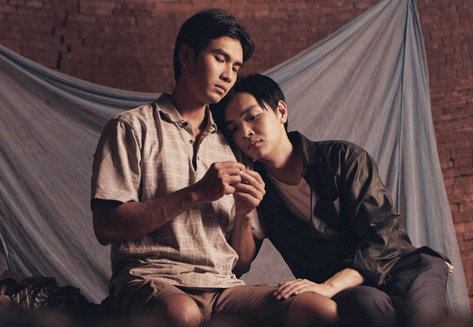 Khoảnh khắc chia ly khá xúc động của Cường và Trung trong phim.