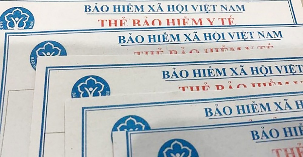 Trẻ dưới 36 tháng tuổi ở cùng mẹ trong trại giam được cấp thẻ bảo hiểm y tế.