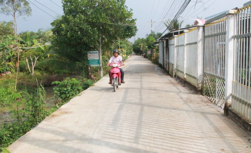 Đường giao thông khu vực Phú Thành, phường Tân Phú khang trang, góp phần giúp người dân đi lại thuận tiện, an toàn.