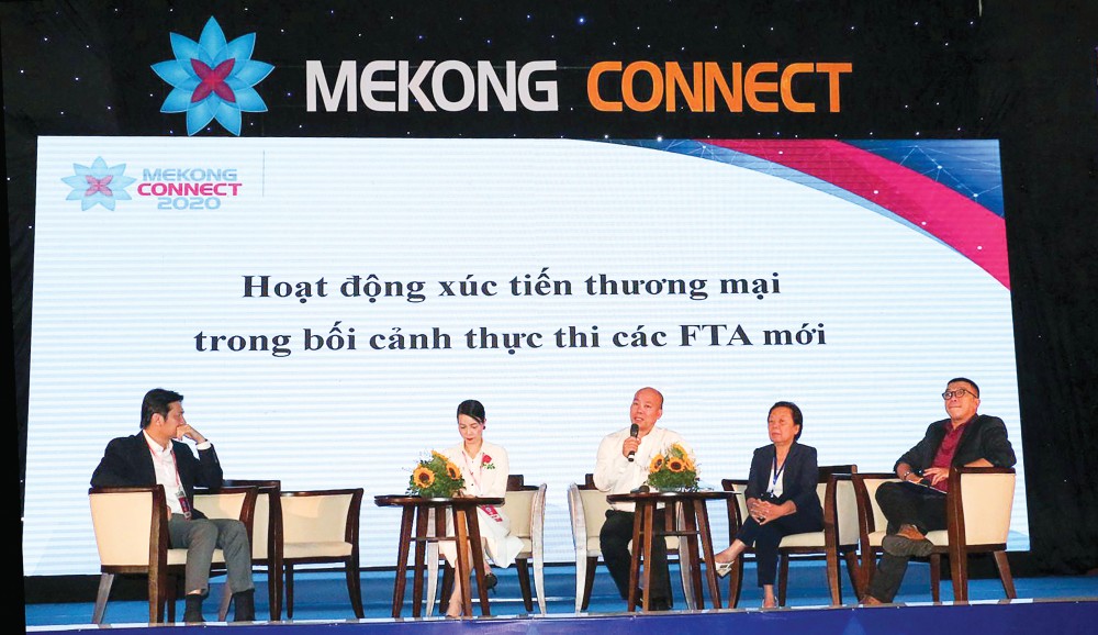 Các diễn giả trao đổi tại Diễn đàn Mekong Connect 2020 về hướng phát triển cho ĐBSCL trong bối cảnh thực thi các FTA.