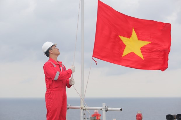 Biendong POC’s flag-salute ceremonies set Guinness Vietnam record