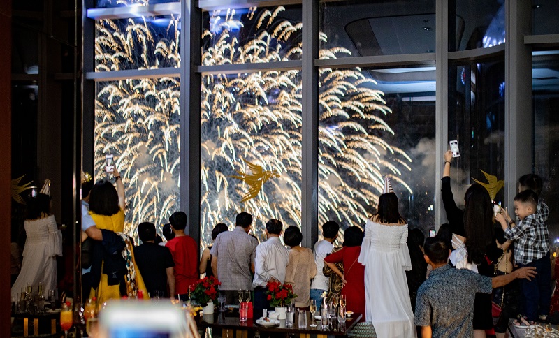 Rực rỡ lễ hội pháo hoa đón năm mới tại Dạ tiệc Vinpearl ba miền