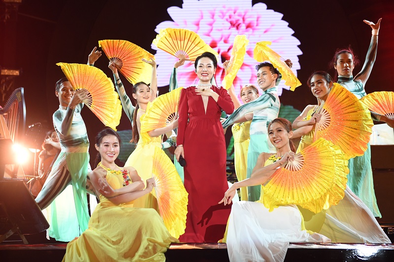 Rực rỡ lễ hội pháo hoa đón năm mới tại Dạ tiệc Vinpearl ba miền