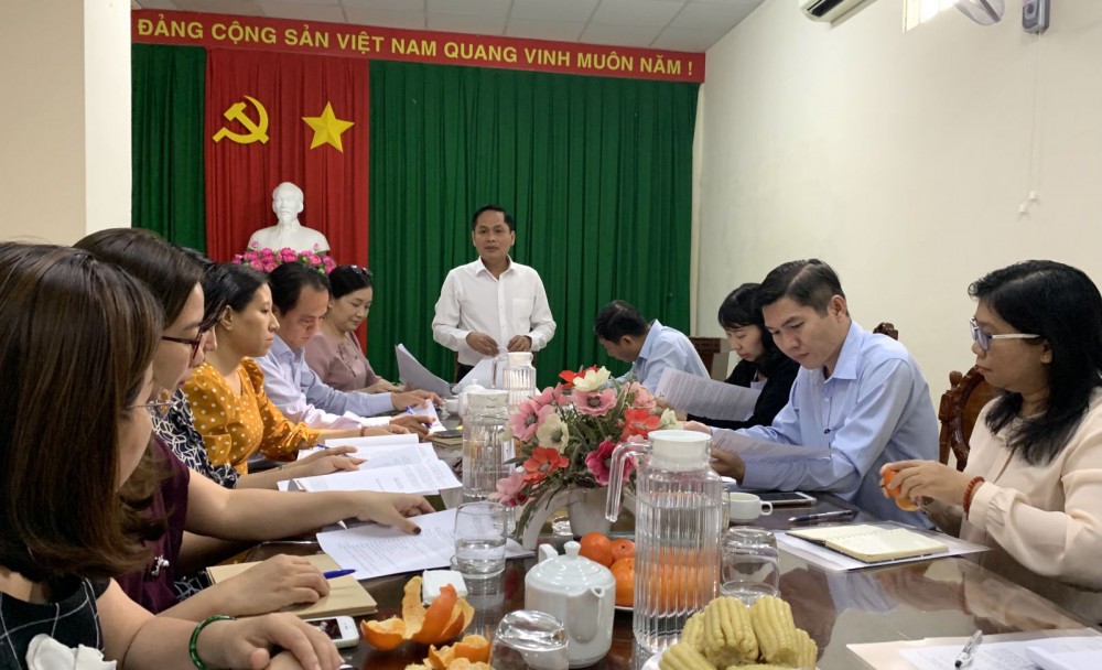 Ông Nguyễn Văn Hồng, Phó Chủ tịch UBND TP Cần Thơ chỉ đạo cuộc họp. Ảnh: N.H