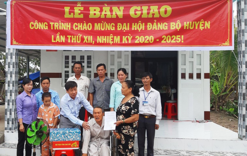 Huyện Vĩnh Thuận quan tâm hỗ trợ nhà ở cho gia đình chính sách.