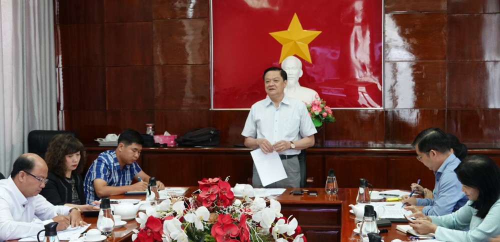 Ông Dương Tấn Hiển phát biểu kết luận cuộc họp.