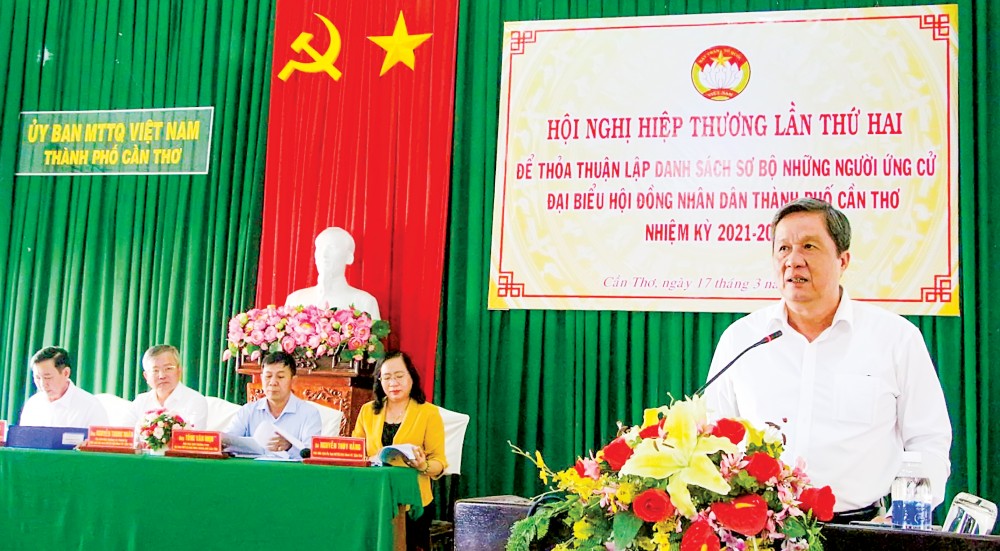 Hiệp thương lập danh sách sơ bộ những người ứng cử đại biểu Quốc hội, đại biểu HĐND thành phố Ông Phạm Văn Hiểu, Phó Bí thư Thường trực Thành ủy, Chủ tịch HÐND thành phố, Chủ tịch Ủy ban bầu cử thành phố, phát biểu chỉ đạo tại hội nghị hiệp thương thỏa thuận lập danh sách sơ bộ những người ứng cử đại biểu HĐND thành phố nhiệm kỳ 2021-2026. Ảnh: NGỌC QUYÊN