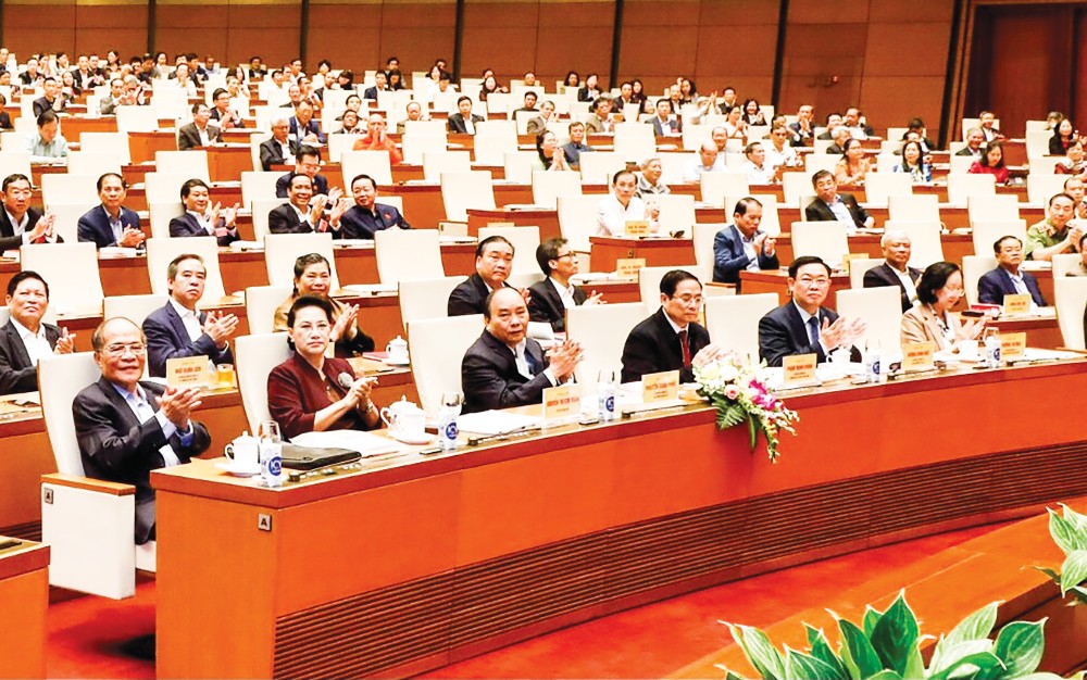 Các đồng chí lãnh đạo, nguyên lãnh đạo Đảng, Nhà nước và đại biểu dự Hội nghị tại điểm cầu chính - Phòng họp Diên Hồng, Nhà Quốc hội (Hà Nội). Ảnh: VGP/Nhật Bắc