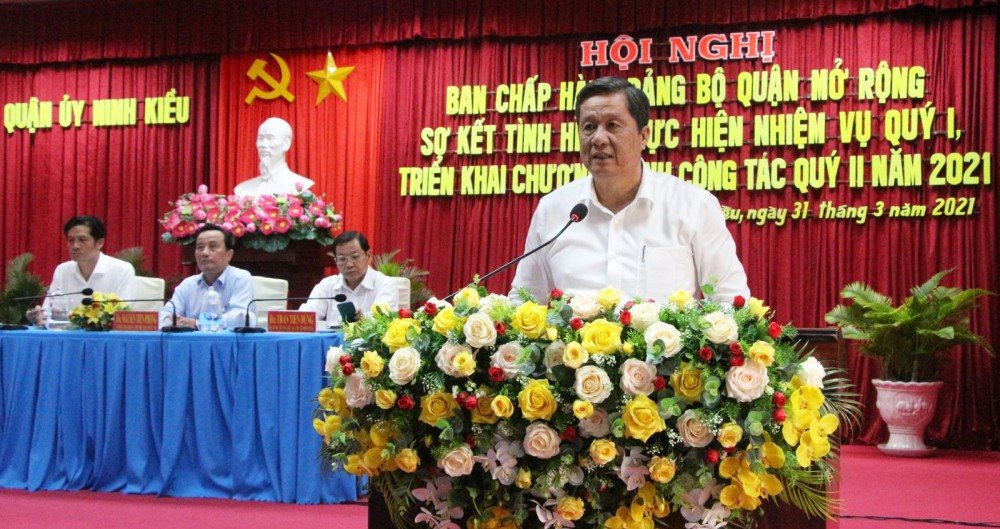Đồng chí Phạm Văn Hiểu, Phó Bí thư Thường trực Thành ủy, Chủ tịch HĐND thành phố, phát biểu chỉ đạo hội nghị.