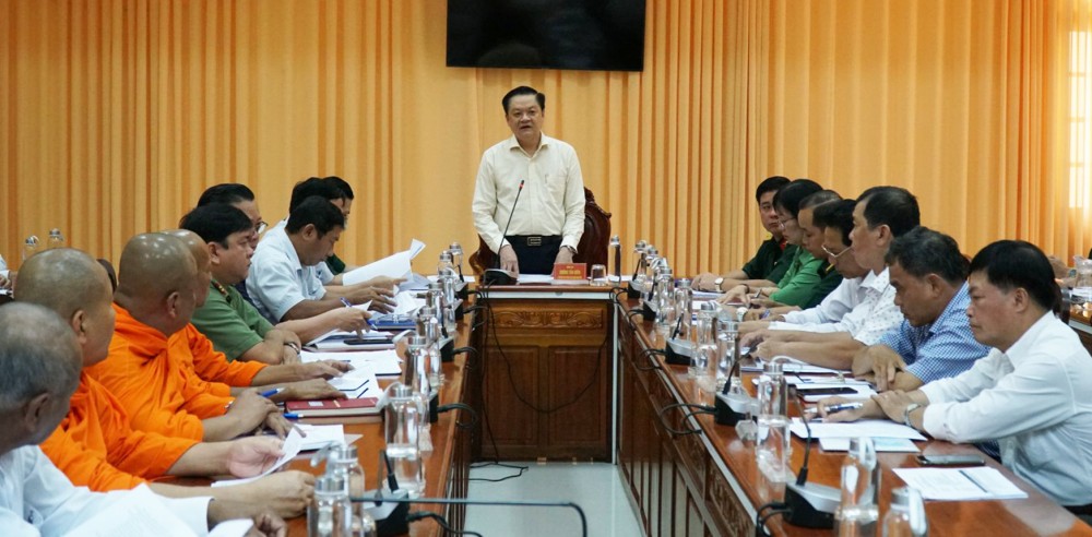 Ông Dương Tấn Hiển, Ủy viên Ban Thường vụ Thành ủy, Phó Chủ tịch Thường trực UBND thành phố phát biểu tại buổi làm việc.