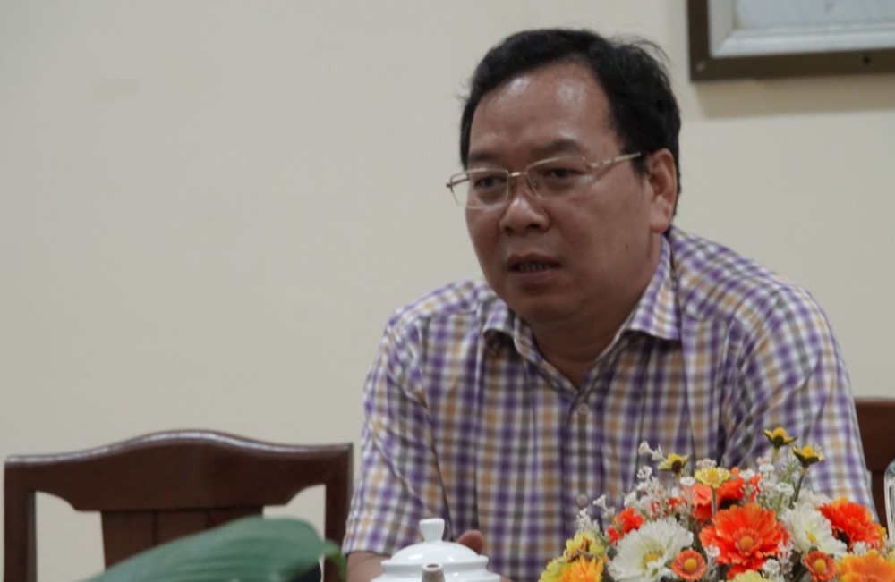 Ông Nguyễn Ngọc Ánh, Phó Chủ tịch UBND quận Ninh Kiều, thông tin với báo chí vào chiều 27-4. Ảnh: DUY KHÔI