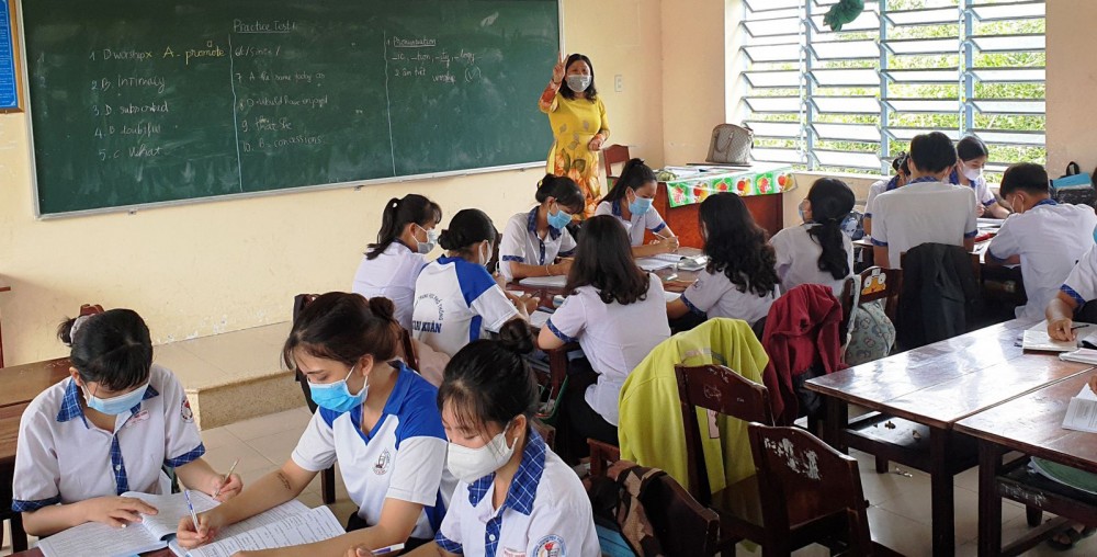 Kỳ thi tốt nghiệp THPT 2021 phải đảm bảo mục tiêu “kép”, nghiêm túc, chất lượng và an toàn Giờ học của học sinh lớp 12 Trường THPT Giai Xuân, huyện Phong Điền. Ảnh: B.NG