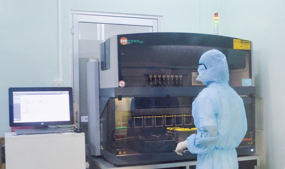 BV Đa khoa Trung ương Cần Thơ thực hiện xét nghiệm SARS-CoV-2 bằng Realtime RT-PCR.
