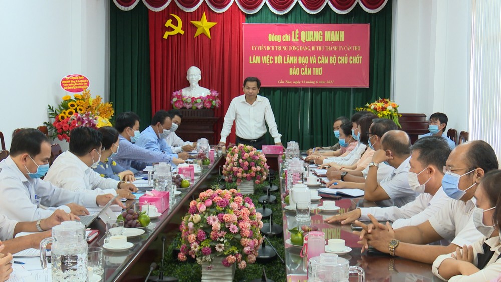 Đồng chí Lê Quang Mạnh, Ủy viên Trung ương Đảng, Bí thư Thành ủy phát biểu kết luận buổi làm việc. Ảnh: ANH DŨNG