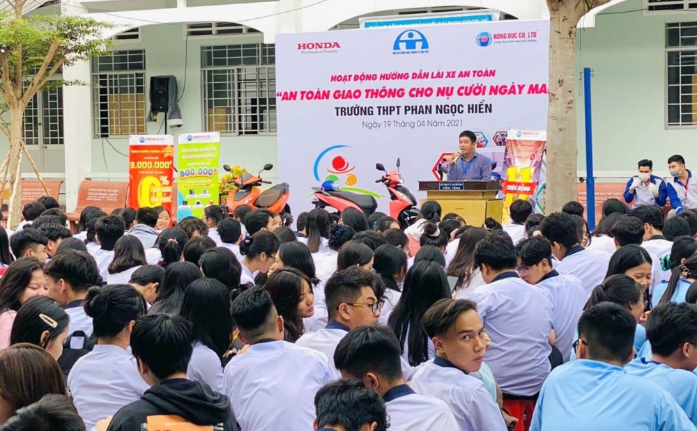 Buổi tuyên truyền ATGT cho học sinh Trường THPT Phan Ngọc Hiển vào tháng 4-2021.