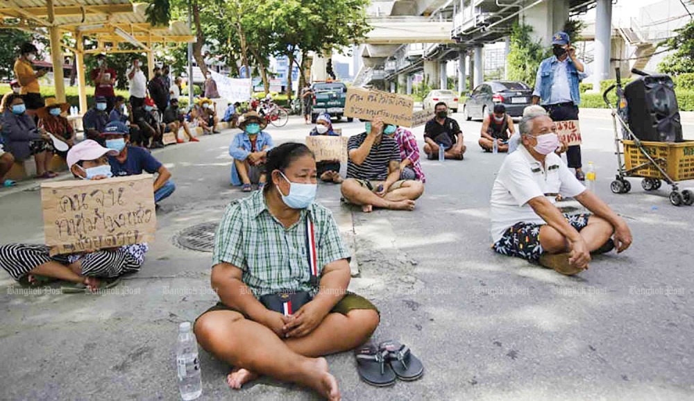 Biểu tình ngồi tại Bangkok ngày 1-7 yêu cầu cho phép người nhiễm COVID-19 được nhập viện điều trị.