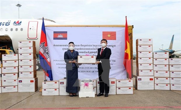 PM extends thanks to Cambodian counterpart over help to HCM City