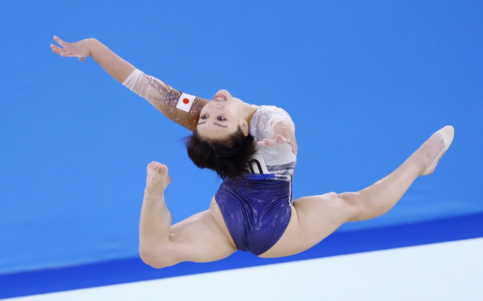 Vận động viên Olympic bị bắt nạt trên mạng xã hội Vận động viên thể dục dụng cụ Nhật Bản Murakami dù giành huy chương đồng nhưng vẫn nhận nhiều bình luận tiêu cực. Ảnh: Kyodo