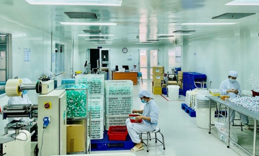 Cần Thơ kiên quyết dừng hoạt động các doanh nghiệp không đảm bảo yêu cầu phòng, chống dịch Công ty CP Dược Hậu Giang tổ chức sản xuất “3 tại chỗ” và đảm bảo giãn cách trong quá trình làm việc.