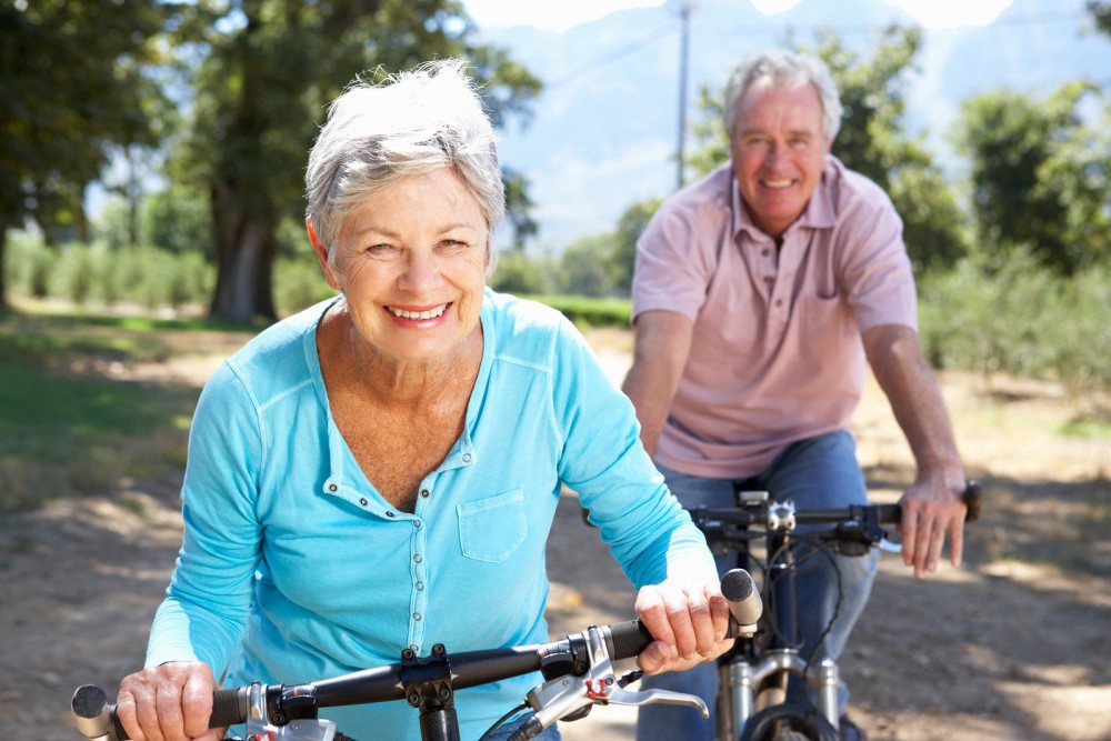 Duy trì lối sống năng động giúp phòng ngừa các bệnh liên quan đến suy giảm trao đổi chất vì tuổi tác.