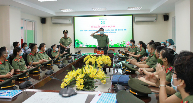 Hàng trăm “chiến sĩ áo trắng” từ các bệnh viện Trung ương, địa phương gấp rút lên đường chia lửa với miền Nam