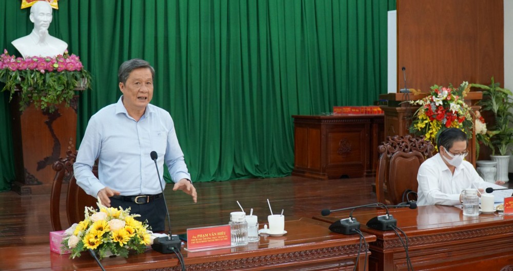 Đồng chí Phạm Văn Hiểu, Phó Bí thư Thường trực Thành ủy, Chủ tịch HĐND thành phố phát biểu kết luận cuộc họp. Ảnh: ANH DŨNG