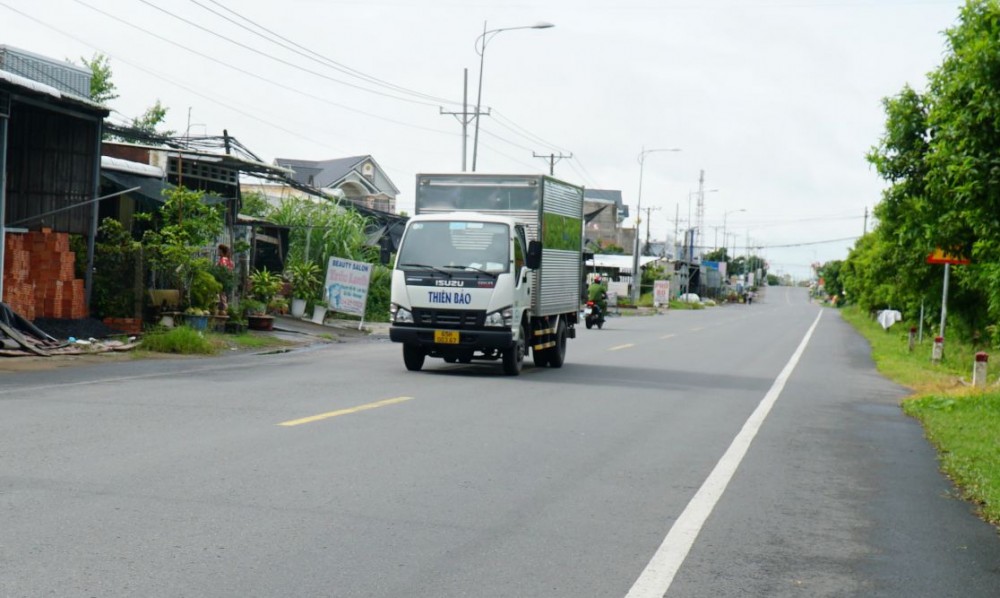 Quốc lộ 91, đoạn qua địa bàn phường Tân Hưng luôn thông thoáng, bảo đảm an toàn giao thông.