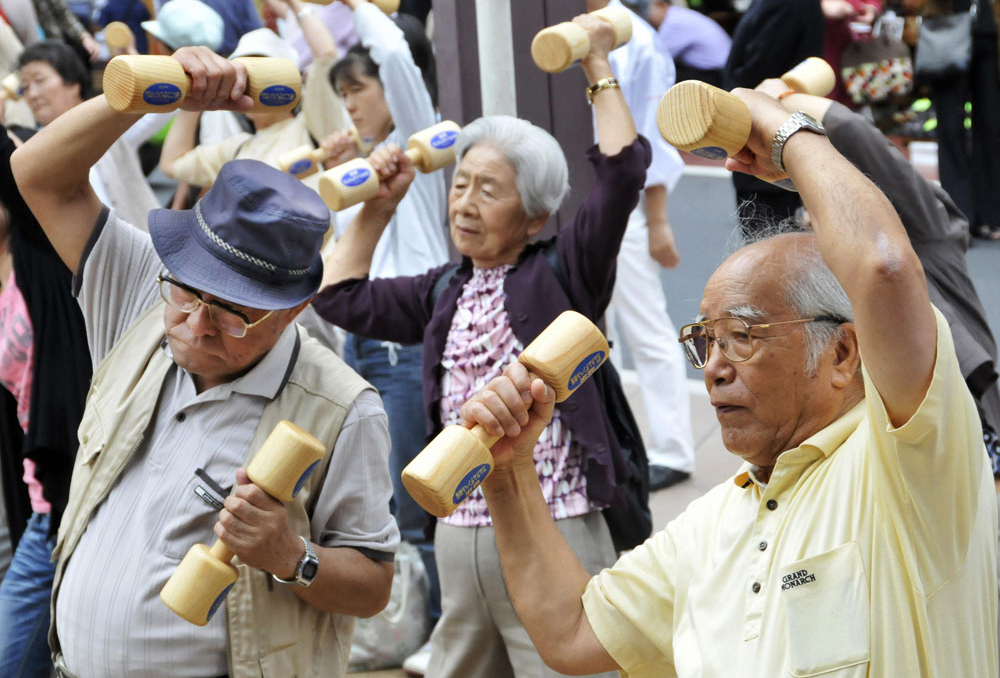 Người cao tuổi ở Nhật. Ảnh: NPR