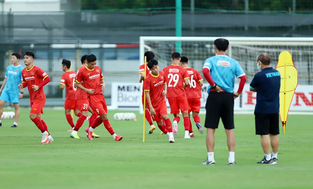 Các tuyển thủ U23 Việt Nam đang tập luyện tại Trung tâm Đào tạo bóng đá trẻ Việt Nam. Ảnh: VFF