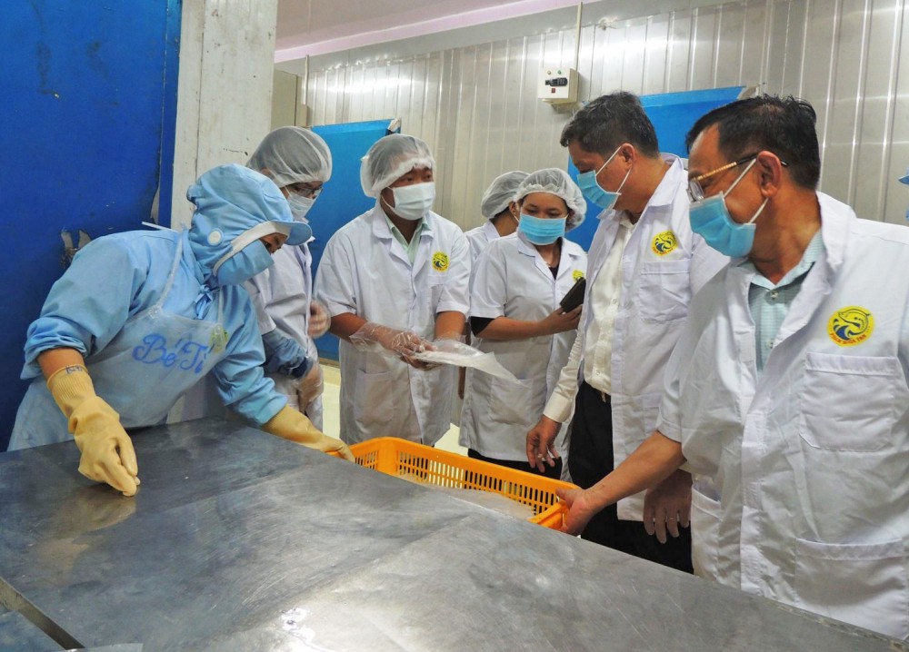 Kiến tạo, phát huy vai trò đội ngũ doanh nhân trong bối cảnh CNH, HĐH và hội nhập quốc tế Lãnh đạo thành phố thường xuyên đối thoại; tổ chức các chuyến tham quan, tìm hiểu hoạt động sản xuất, kinh doanh của doanh nghiệp trên địa bàn. Ảnh: MỸ THANH