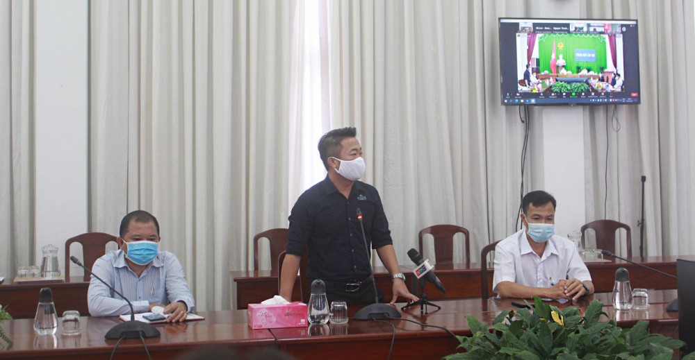 Linh hoạt đảm bảo an toàn sản xuất, thực hiện hiệu quả "mục tiêu kép" Doanh nghiệp tham gia phát biểu tại hội nghị.