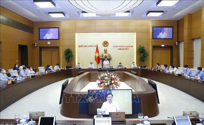Bế mạc Phiên họp thứ 4 của Ủy ban Thường vụ Quốc hội