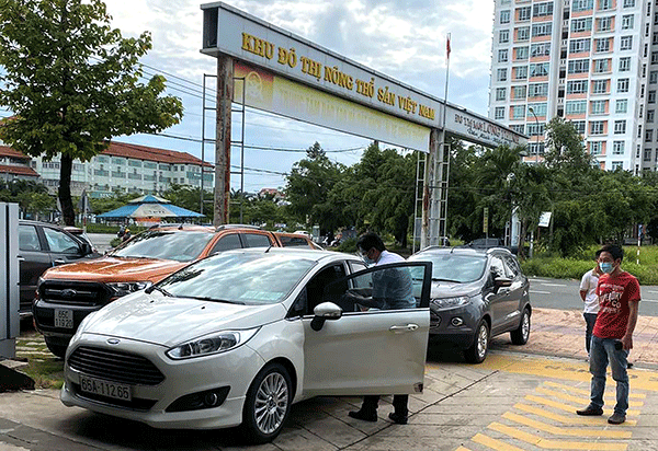 Ðại lý ô tô mở lại hoạt động kinh doanh an toàn, linh hoạt