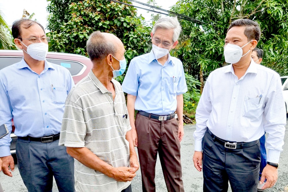 Lãnh đạo thành phố kiểm tra công tác bồi thường, hỗ trợ và thăm hỏi người dân bị ảnh hưởng bởi Dự án đường tỉnh 918.