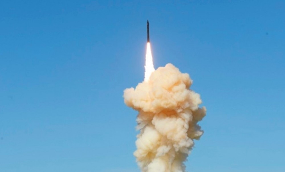 Một vụ phóng thử tên lửa siêu vượt âm của Mỹ.