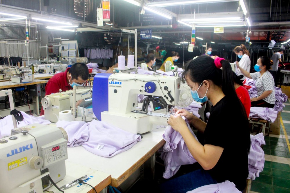 Dây chuyền sản xuất của Công ty TNHH May Xuất khẩu Việt Thành, quận Ninh Kiều.